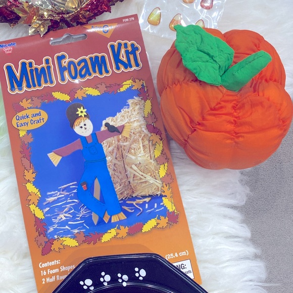 Vintage & New Fall Halloween Lot of Items Home Decor & Kid's + One Free Candle ! - Picture 4 of 8